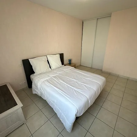 T3 Proche Centre - Parking Prive - Wifi Apartament